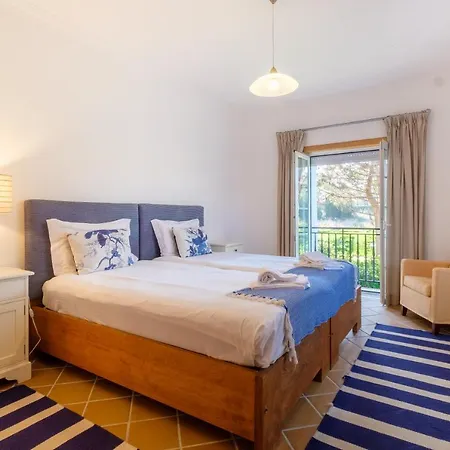 Principes Townhouse דירה